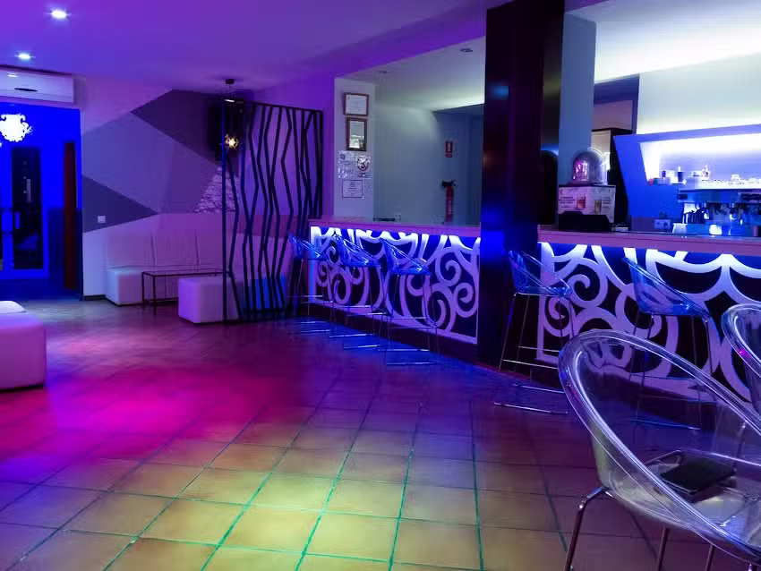 13 caf&eacute;_bar&copas