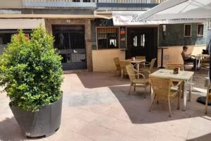 20 Pa’ Ca Bar & Cafetería