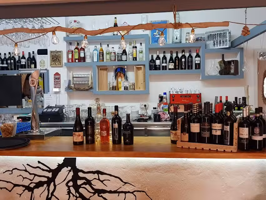 3 Ra&iacute;ces Steakhouse & Winebar