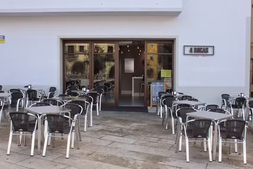 4 Bocas -Taper&iacute;a-Bar