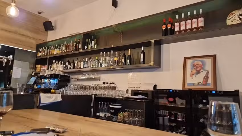 4uatre LOUNGE