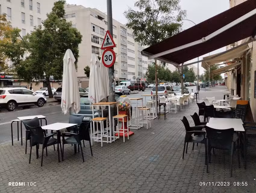 5101 CAF&Eacute;-BAR