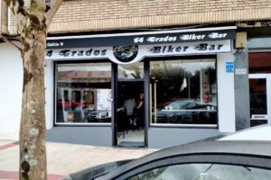 64 Grados Biker Bar