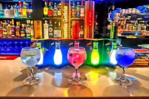 80/20 COCKTAIL LOUNGE