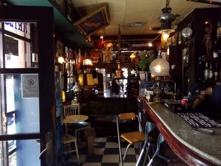 Absenta Bar