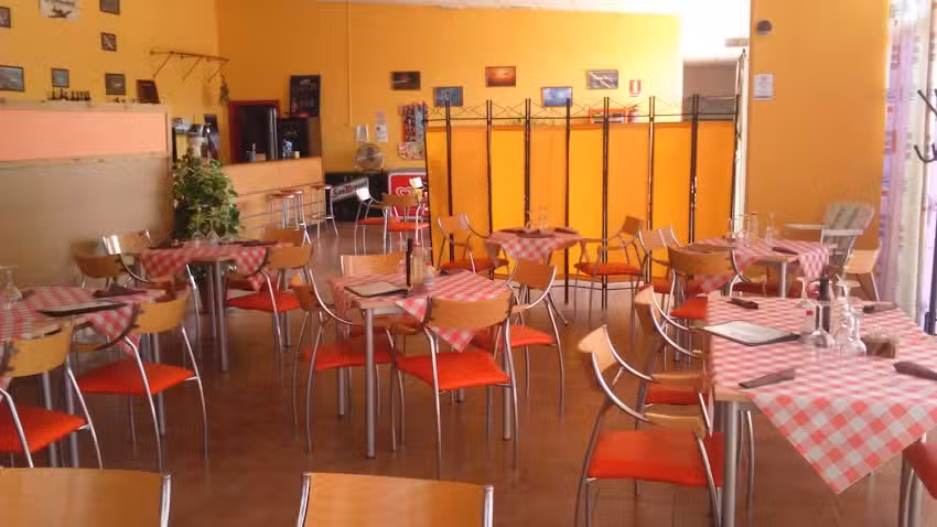 Aer&oacute;dromo Beas de Segura-Kiosko Bar El Aviador