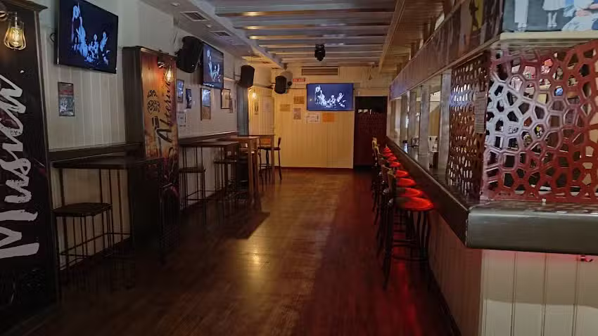 Afterwork BAR Karaoke.