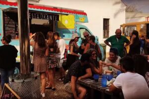 AguaViento WaterWind, La Camioneta Restaurante Eco Vegana