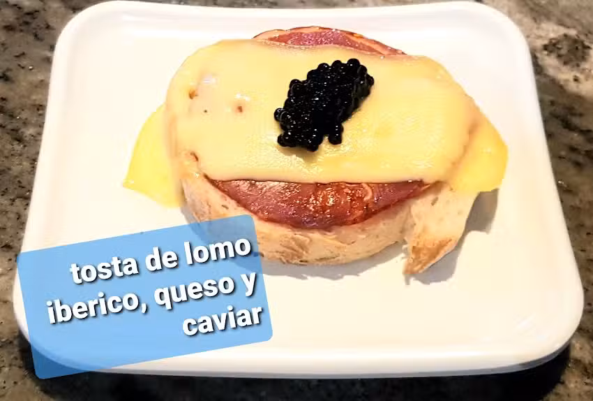 Ak&iacute; te espero