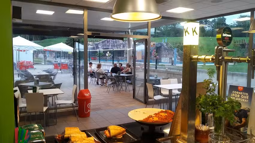 AKOLA Bar terraza