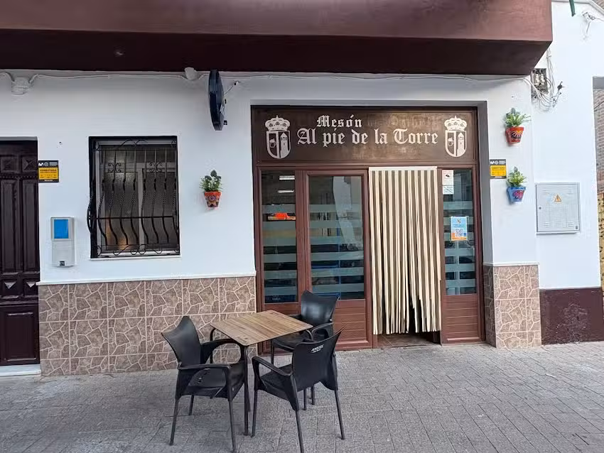 Al pie de la torre