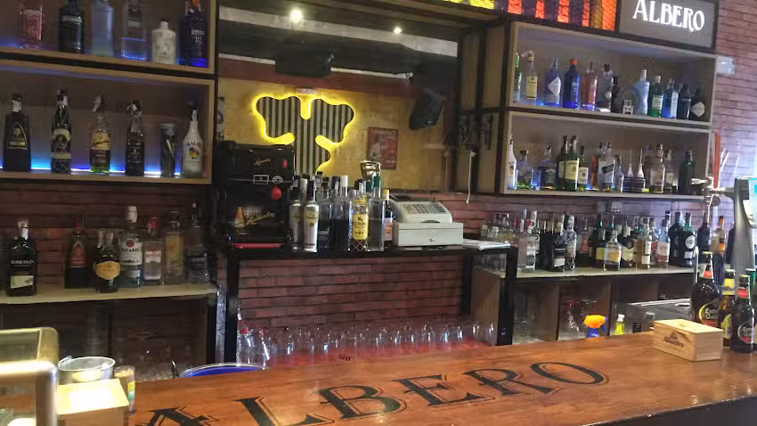 Albero bar de copas