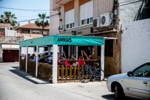Amigos Bar & Kitchen