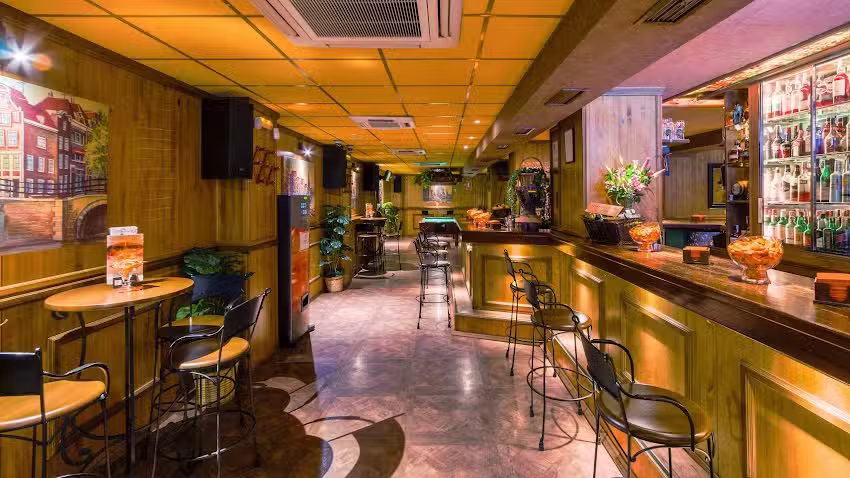 Amsterdam Caf&eacute; Pub