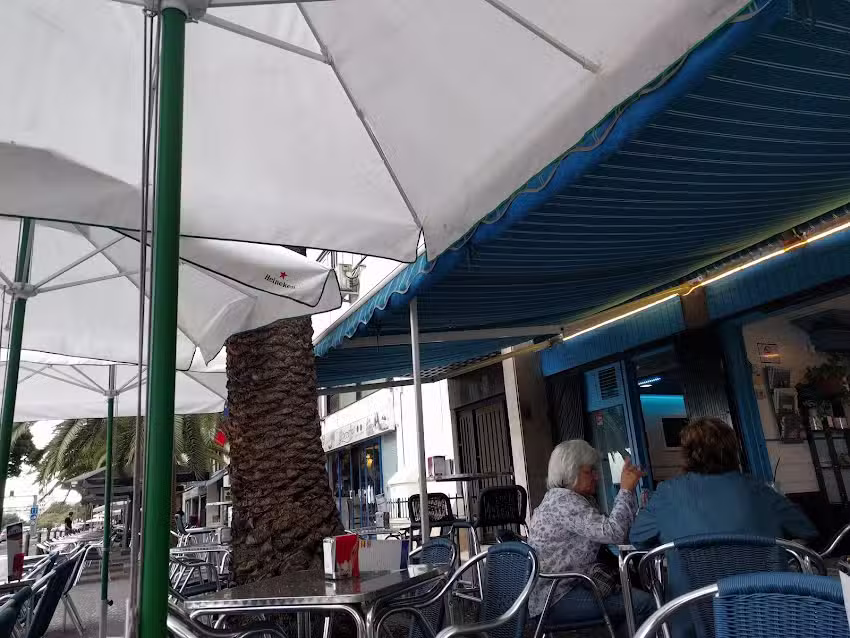 Anaga 23 Caf&eacute; Lounge & Drinks