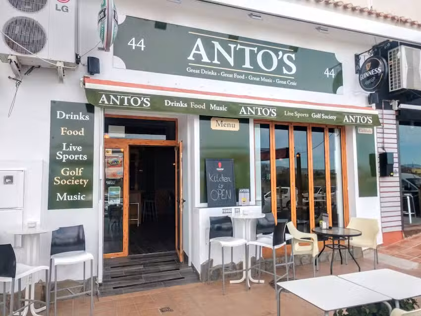 Anto&rsquo;s Bar