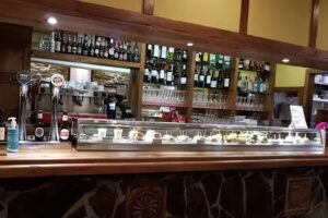 Antollos ~ pinchos y vinos