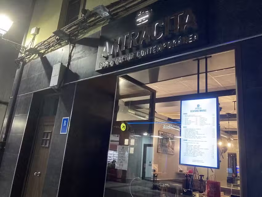 ANTRACITA BAR & COCINA CONTEMPOR&Aacute;NEA