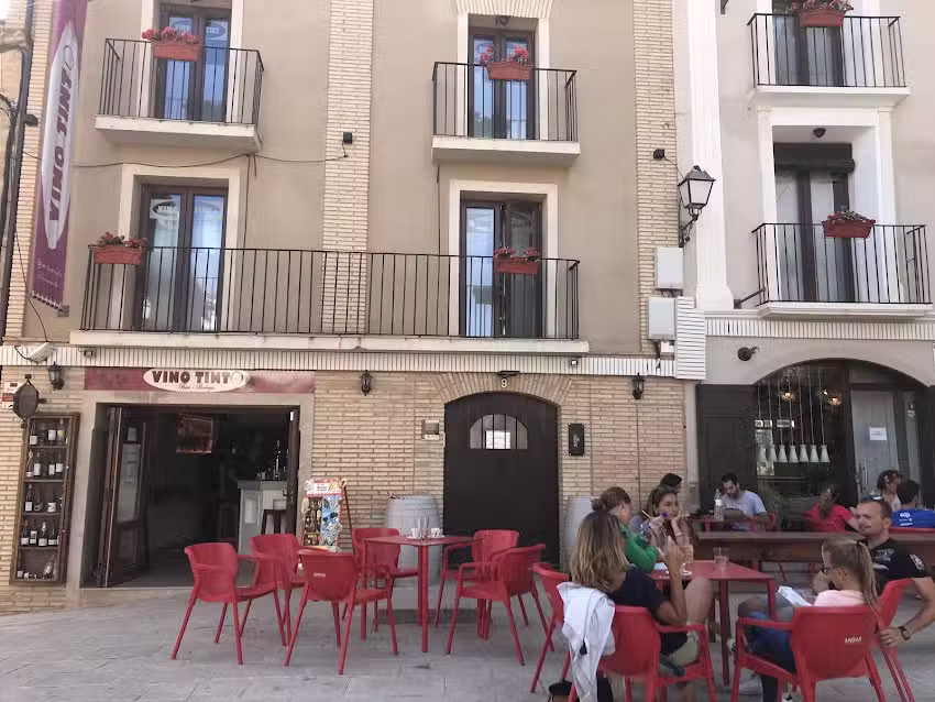Apartamentos Vino Tinto Adahuesca