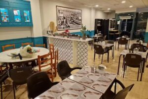 Aqu&iacute; Santo&ntilde;a &ndash; Tienda y Tapas