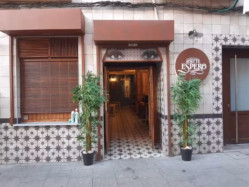 Aqu&iacute; te espero