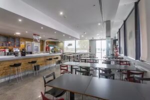 &Aacute;rea 341 Restaurante Almud&eacute;var