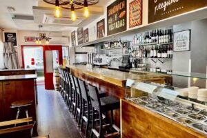 Armando Tapas kitchen never close