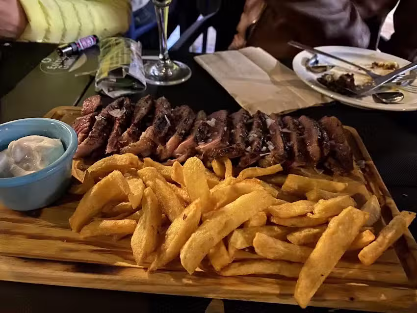 Asador Los Ni&ntilde;os &ndash; Comer y Beber en El Palo