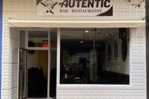 Autèntic Bar Restaurant