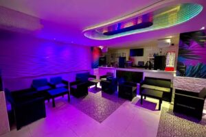 AWACATE TROPICAL PUB