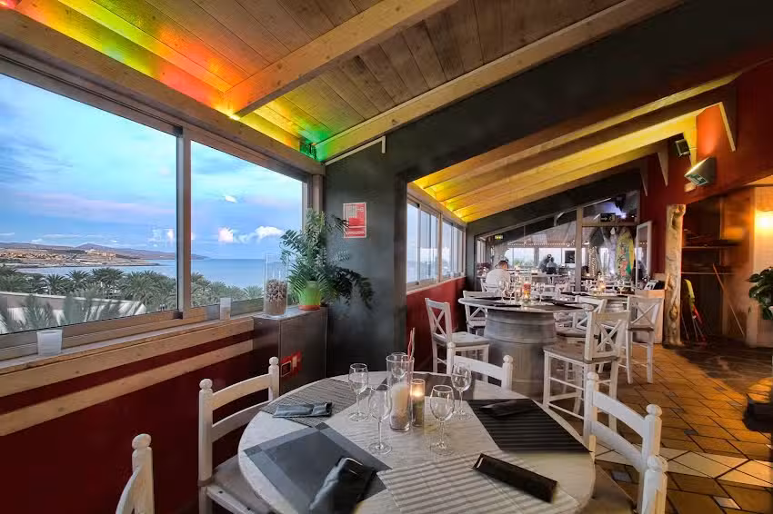 B-Side Restaurant Pizzeria & Lounge Bar