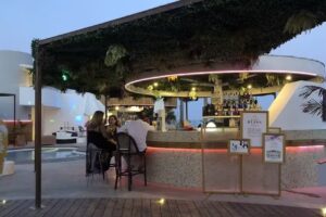 BAD&Iacute;A BEACH CLUB & RESTAURANT