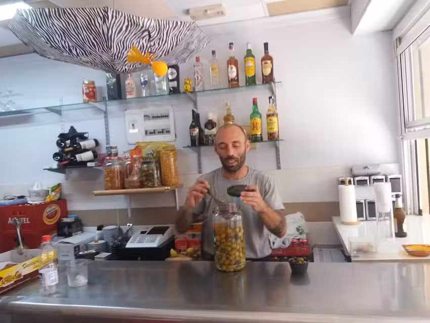Bar 22