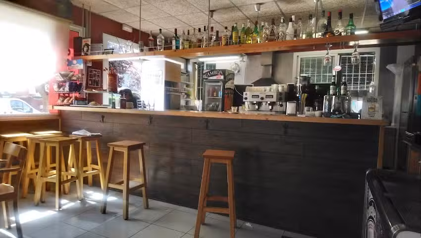 Bar 33