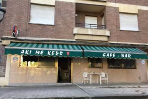 Bar AK&Iacute; ME KEDO