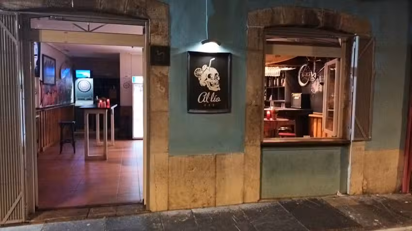 Bar Al l&iacute;o