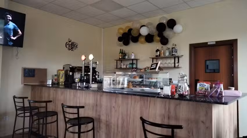 Bar-albergue Valmadrid