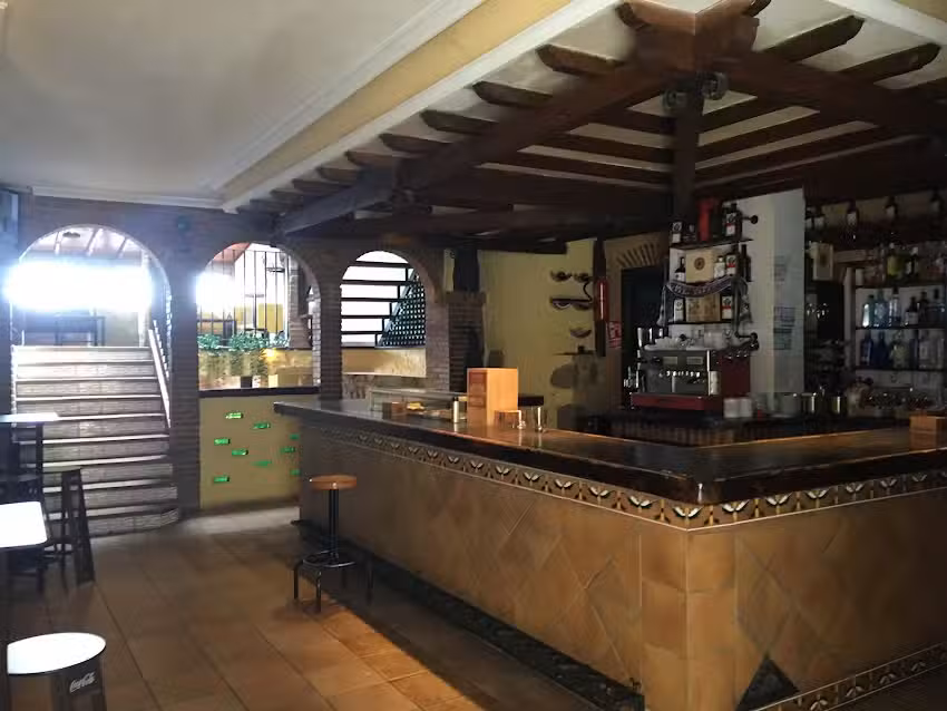 BAR ALH&Oacute;NDIGA.