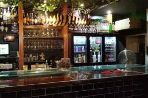 Bar Almac&eacute;n 27