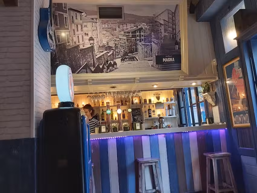 Bar Anaiak