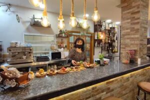 Bar Angela comida típica rumana