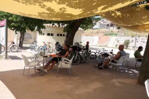 Bar Antiga estaci&oacute; de Bot