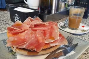 Bar Aqu&iacute; Mismo