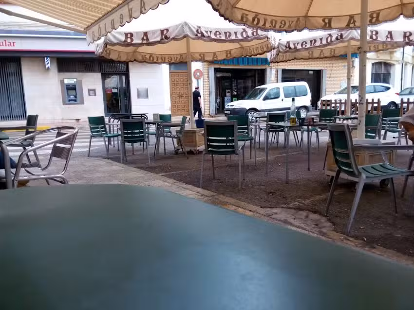 Bar Avenida.