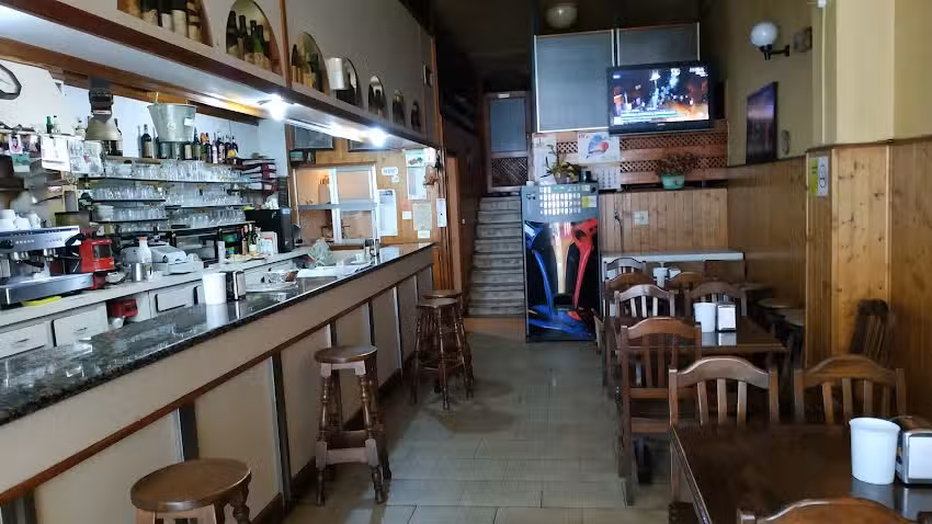 Bar Avil&eacute;s