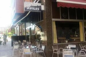 Bar Avil&eacute;s