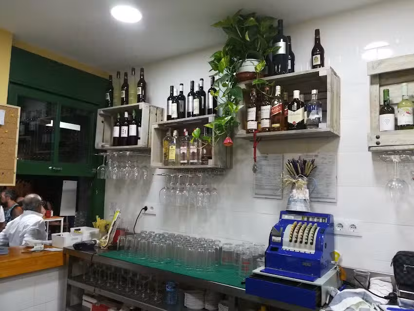 Bar Blanco Cerrillo Triana