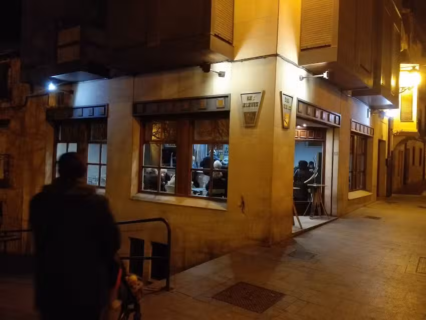 Bar Caf&eacute; Alav&eacute;s