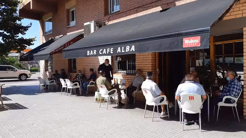 Bar Caf&eacute; Alba