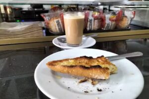 Bar Caf&eacute; con Leche